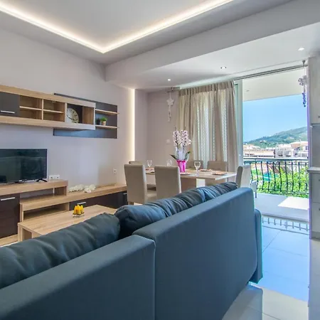 Apartament Modern Roof